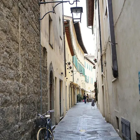 Milton House Arezzo