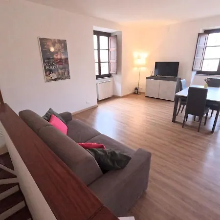 Milton House Daire