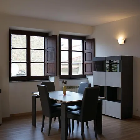 Daire Milton House