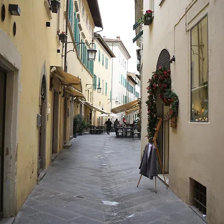 Milton House * Arezzo