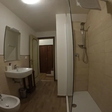 Milton House * Arezzo